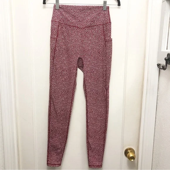 Buff Bunny Burgundy Bossy Print Rosa Pocket Leggings Size Medium - Picture 1 of 6